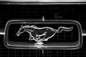 EU indaga a Ford por falta de revisión de Mustang eléctrico