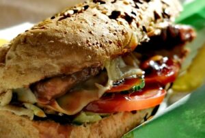 Roark Capital compraría a Subway por 9,600 mdd: WSJ