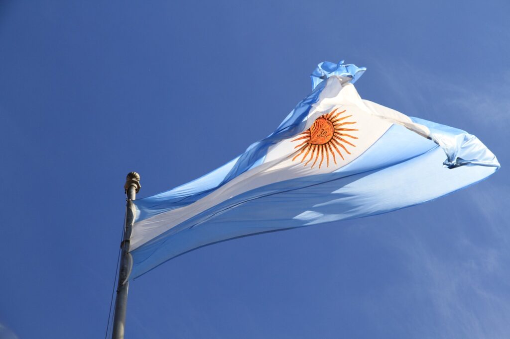 Inflación y tipo de cambio en Argentina crean un pueblo fantasma en la frontera con Paraguay
