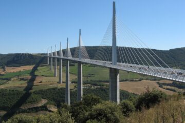 Francia-impuestos-aviones-autopistas