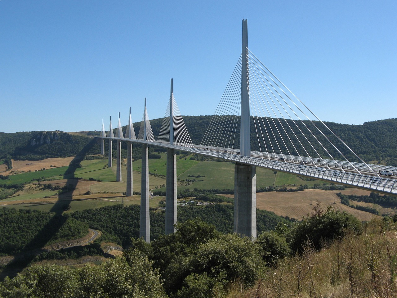 Francia-impuestos-aviones-autopistas