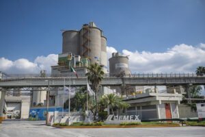 Cemex compra a Kiesel para su negocio de soluciones urbanas