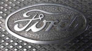 Ford planea recortar 1,600 empleos en la planta de Valencia, España