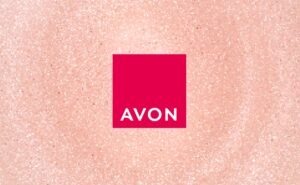 Natura analiza vender el grupo cosmético Avon International