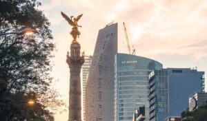 Fitch Ratings ratifica calificación BBB- para México