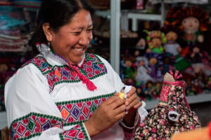 Lanzan la primera Feria Xcaret de Arte Popular Mexicano