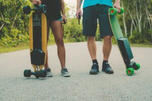 Tier y Dott se unen para crear la mayor empresa europea de alquiler de patinetas eléctricas