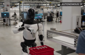 Robots humanoides estarán al frente de la producción en Tesla el próximo año