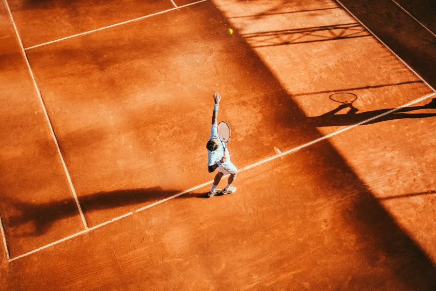 Miles de aficionados llegan a Wimbledon en el inicio del Grand Slam