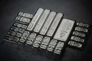 Cómo se negocia la plata, desde acciones y participaciones hasta monedas y lingotes