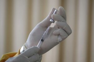 La terapia personalizada contra el cáncer de Moderna y Merck mostró una reducción del riesgo de recurrencia y diseminación del melanoma al combinarse con Keytruda.