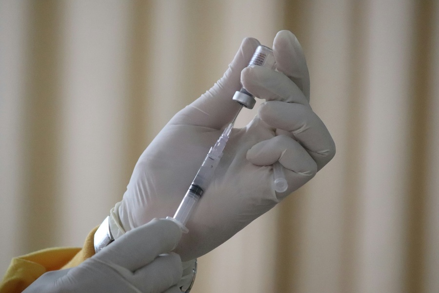 La terapia personalizada contra el cáncer de Moderna y Merck mostró una reducción del riesgo de recurrencia y diseminación del melanoma al combinarse con Keytruda.