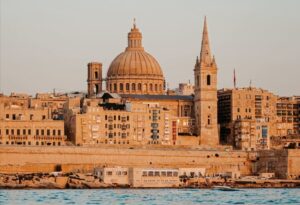 Malta quiere generar más valor por cada visita. La apuesta incluye turismo cultural, bienestar, deporte y reuniones de negocios para diversificar la demanda y fortalecer la economía local.